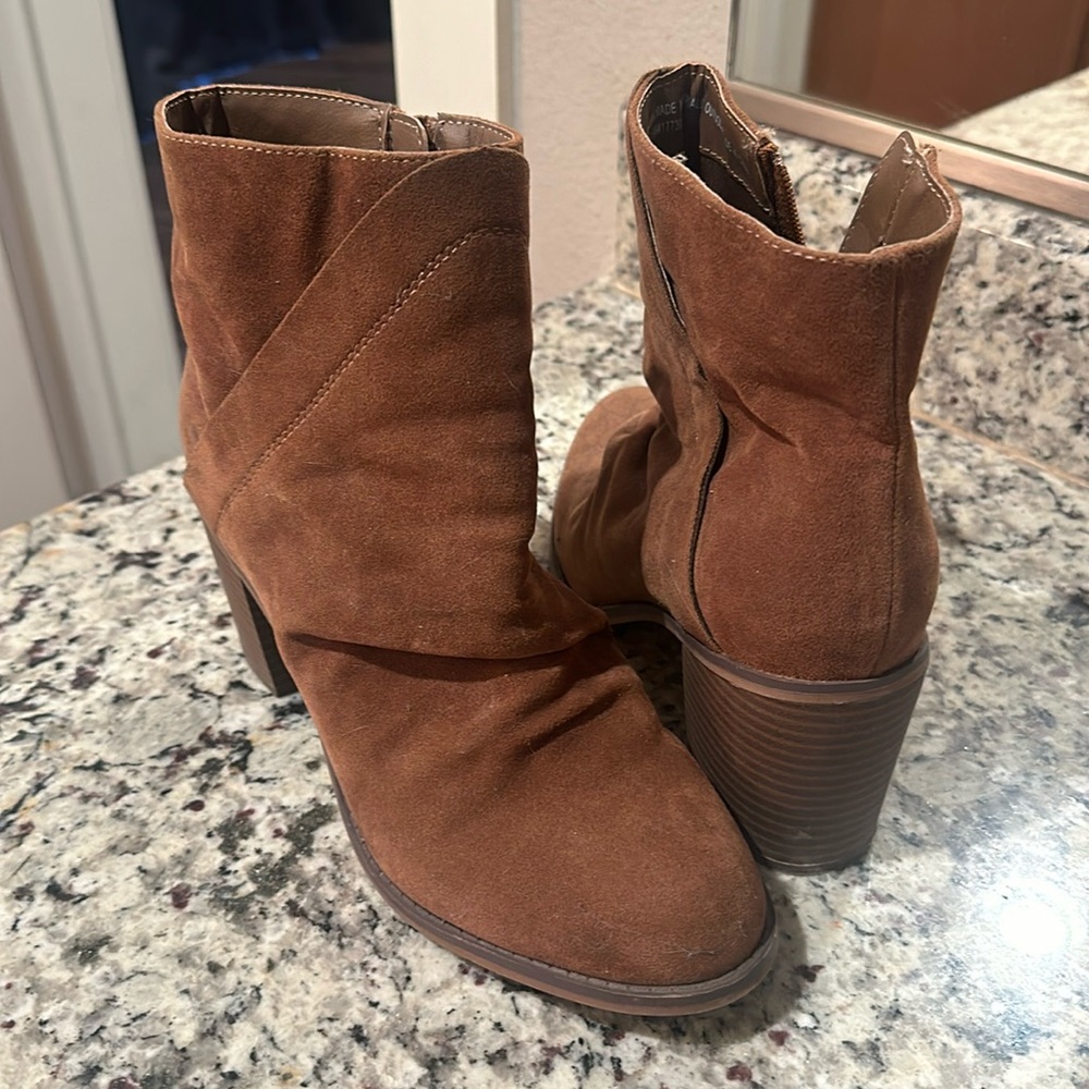 Universal threads dressy boot, women’s size 9